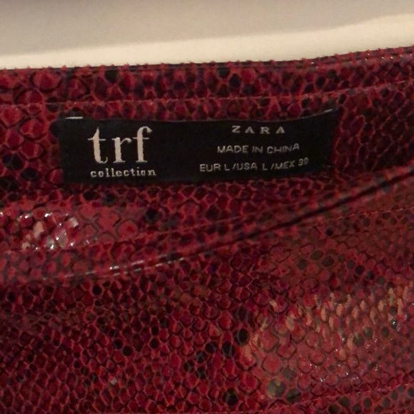 Zara red vinyl skirt - Picture 3 of 4